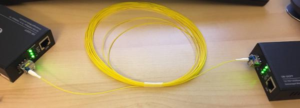 Câbles à fibre optique de 0,9 mm